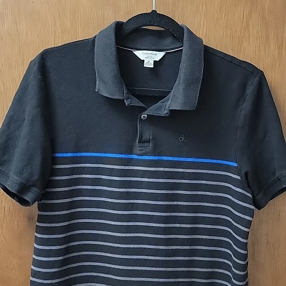 Calvin Klein body fit Polo type shirt size medium. - Picture 4 of 5
